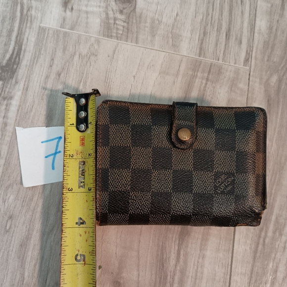 Louis Vuitton Damier Kiss-lock Wallet - Picture 13 of 13